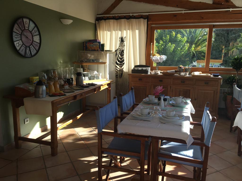 Le Mas Shabanou Bed & Breakfast Roquefort Les Pins Bagian luar foto