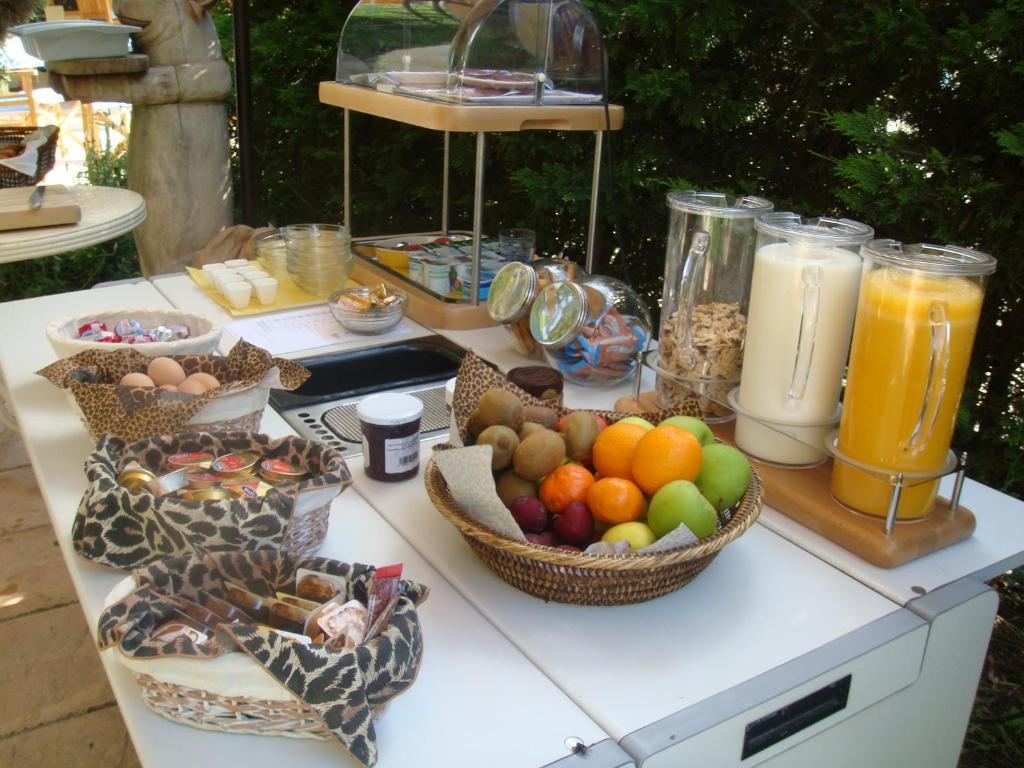 Le Mas Shabanou Bed & Breakfast Roquefort Les Pins Bagian luar foto