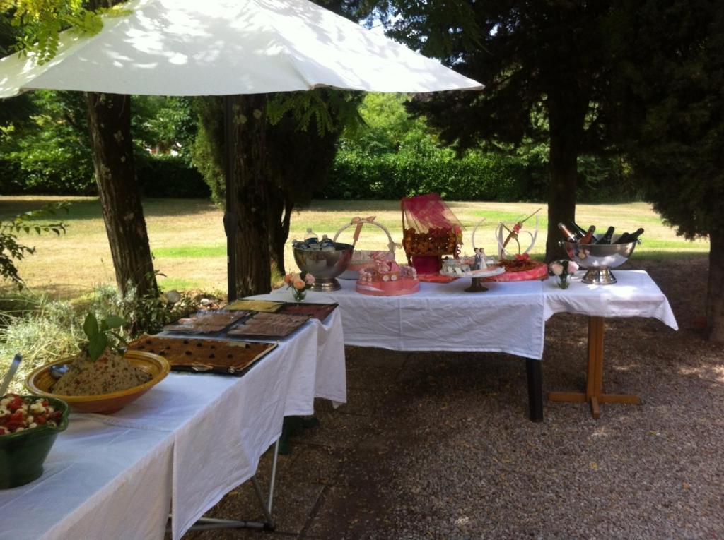 Le Mas Shabanou Bed & Breakfast Roquefort Les Pins Bagian luar foto