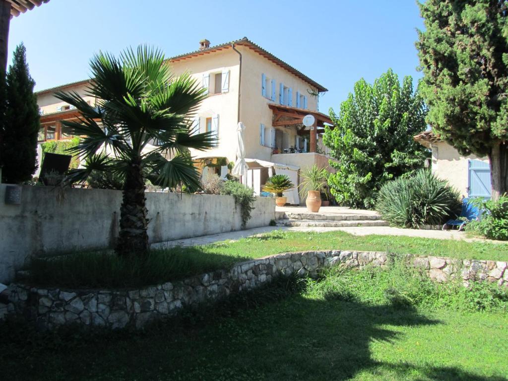 Le Mas Shabanou Bed & Breakfast Roquefort Les Pins Bagian luar foto