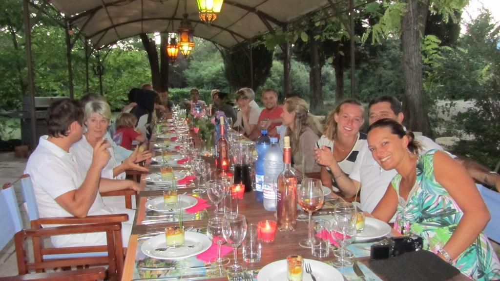 Le Mas Shabanou Bed & Breakfast Roquefort Les Pins Bagian luar foto
