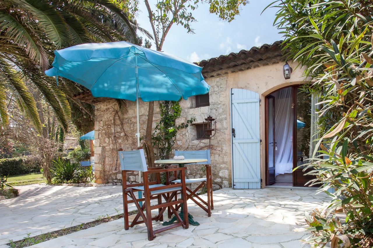 Le Mas Shabanou Bed & Breakfast Roquefort Les Pins Bagian luar foto