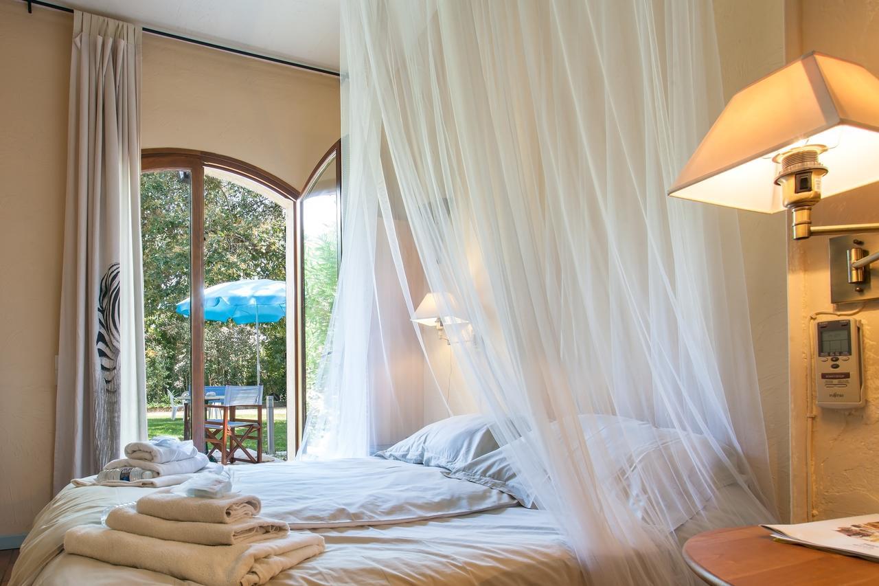 Le Mas Shabanou Bed & Breakfast Roquefort Les Pins Bagian luar foto