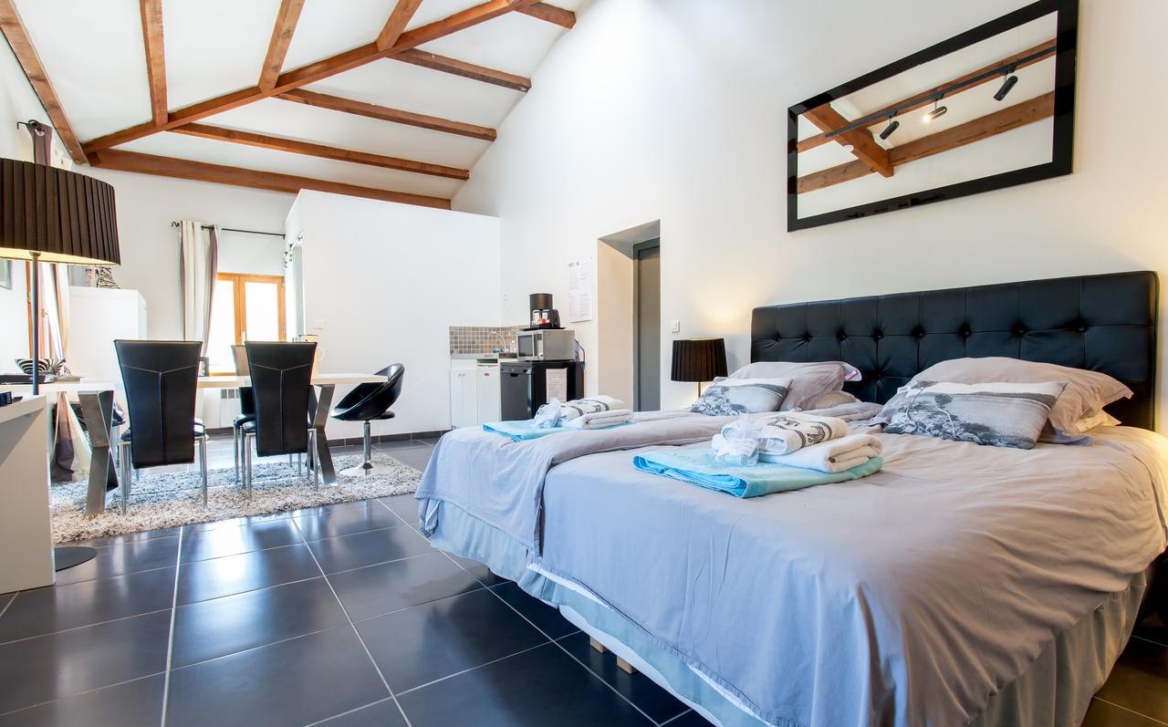 Le Mas Shabanou Bed & Breakfast Roquefort Les Pins Bagian luar foto