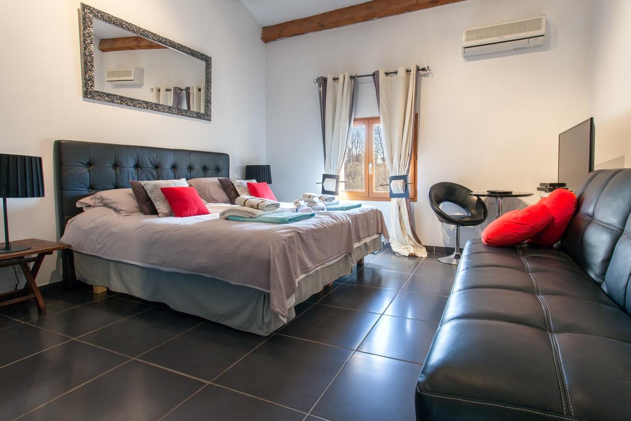 Le Mas Shabanou Bed & Breakfast Roquefort Les Pins Bagian luar foto