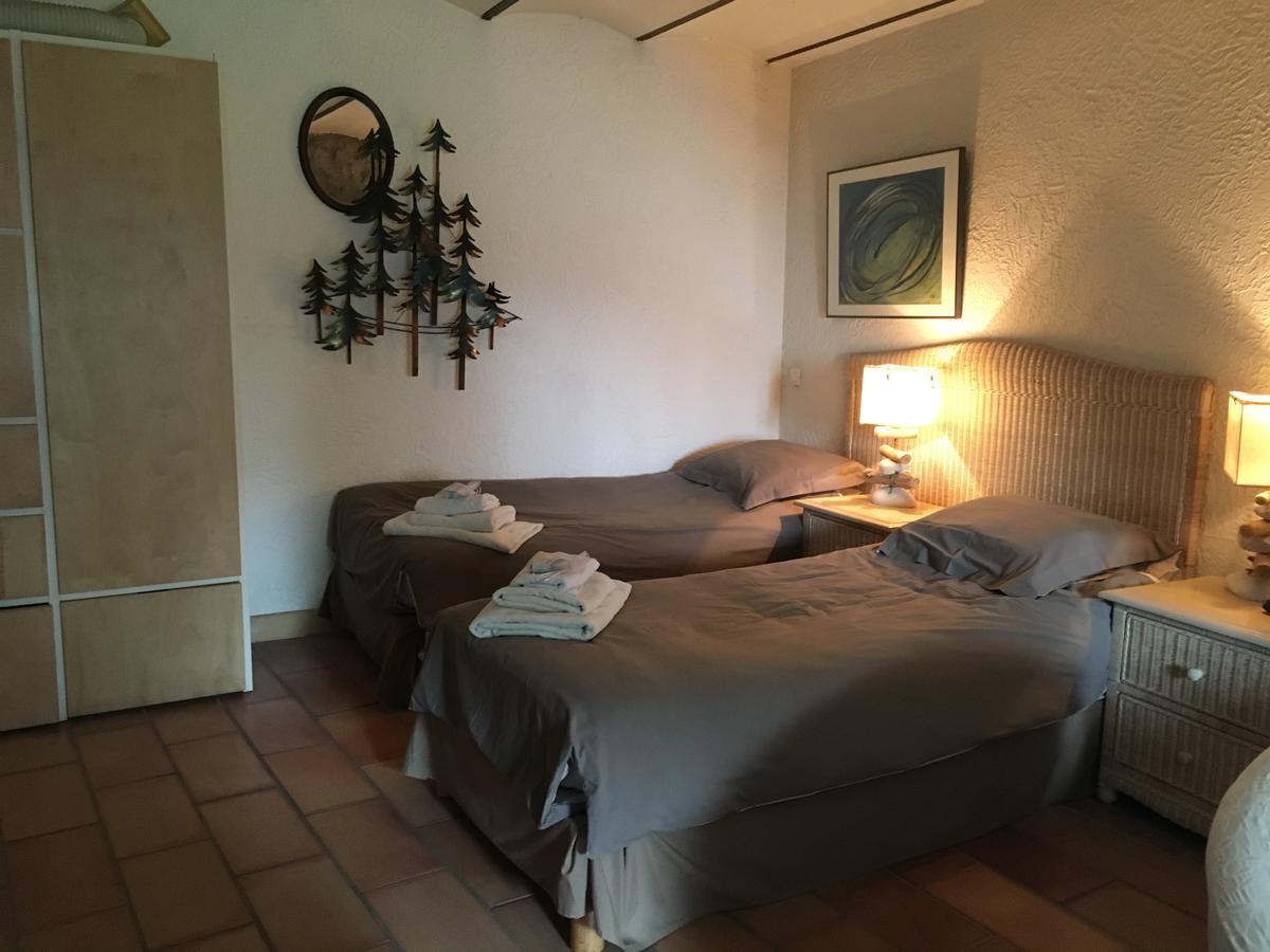 Le Mas Shabanou Bed & Breakfast Roquefort Les Pins Bagian luar foto