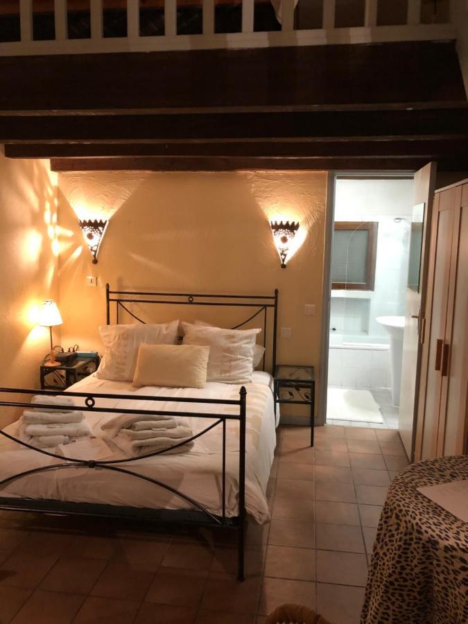 Le Mas Shabanou Bed & Breakfast Roquefort Les Pins Bagian luar foto